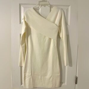 no stains or marks only worn for two hours for a white party for a wedding